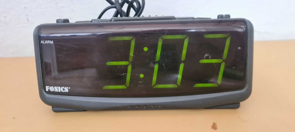Zegarek z budzikiem duże cyfry