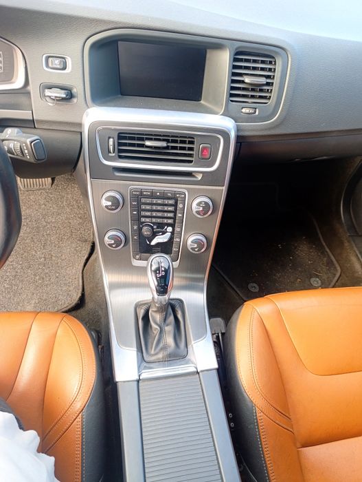 Автомобиль Свеже Пригнанна Volvo S60 T5