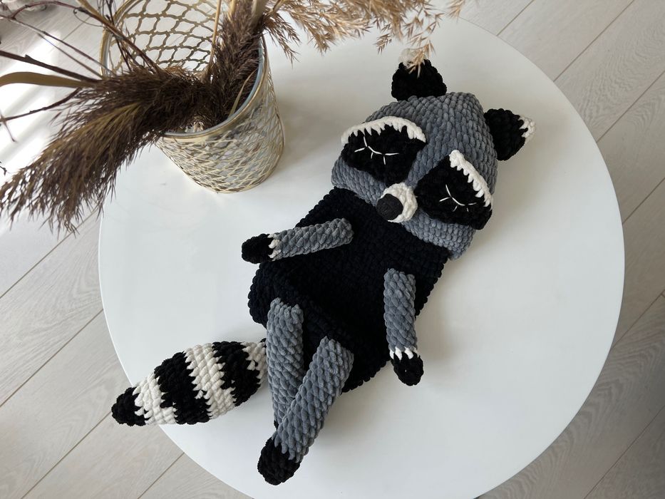 Плюшевий єнот ручна робота піжамниця пижамница енот