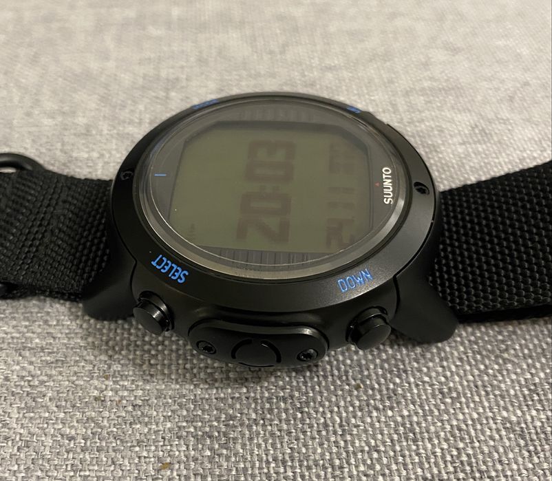 Komputer nurkowy Suunto D6i nie nurkowany