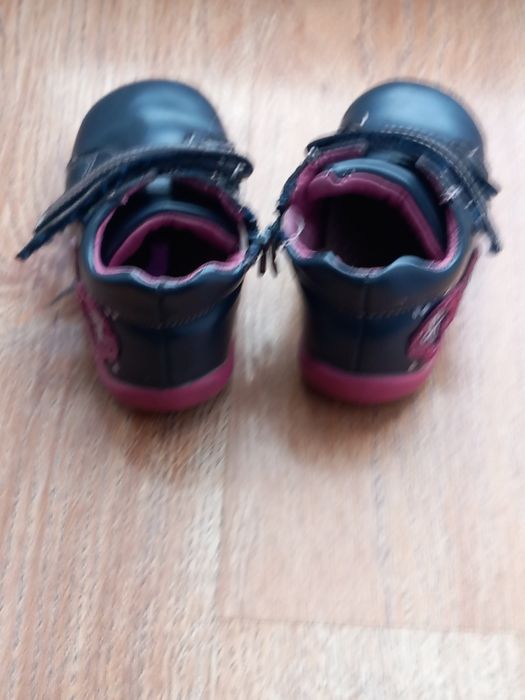 Adidasy dziewczece 23