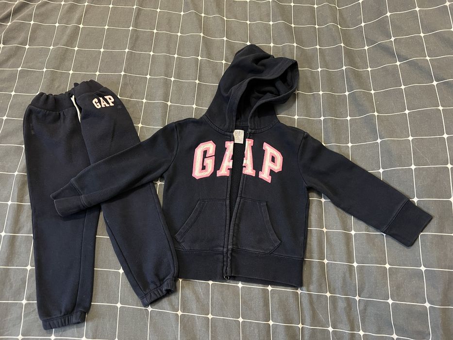 Костюм спортивний на дівчинку 4-5р.