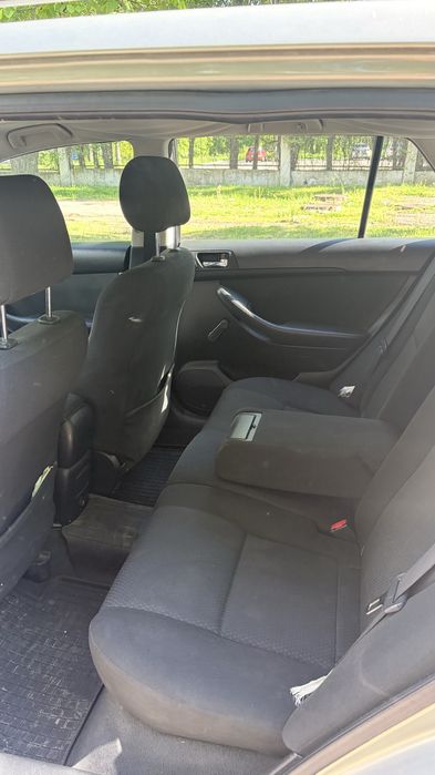 Toyota Avensis 2.0 дізель гарний стан