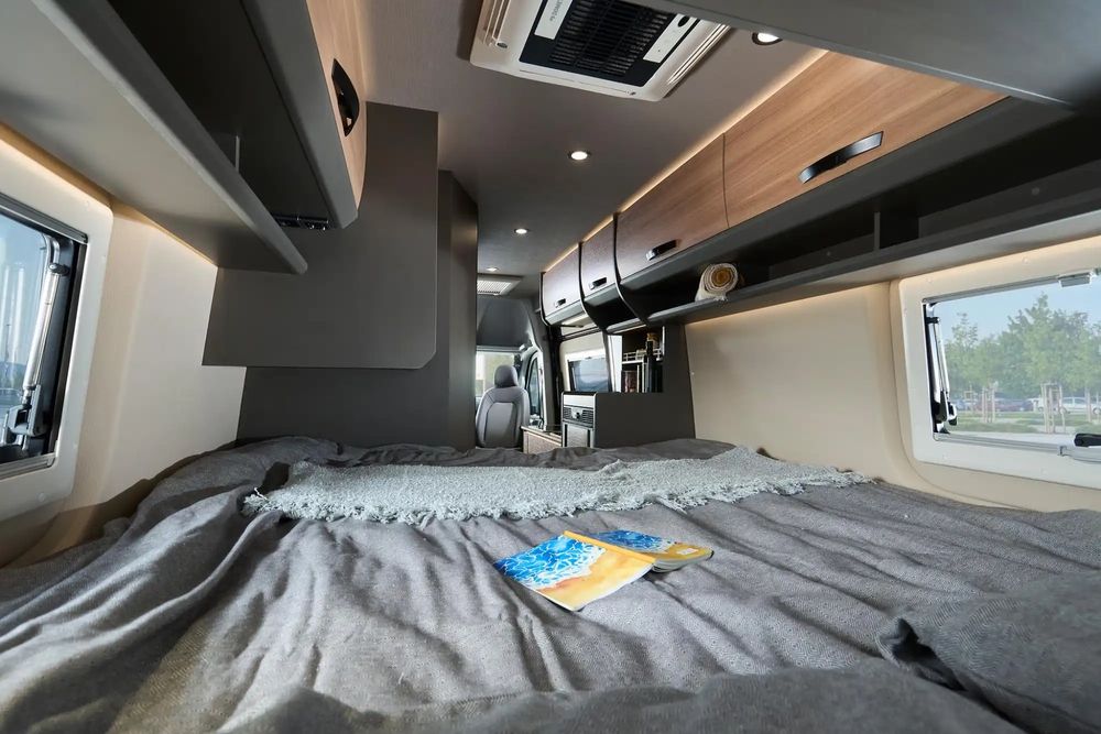 Kamper na wynajem nowy dla 4 osób. Aytomat,  klima postojowa.