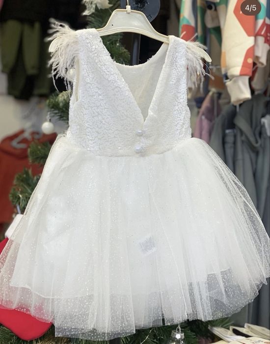 Продам дитяче плаття білого кольору