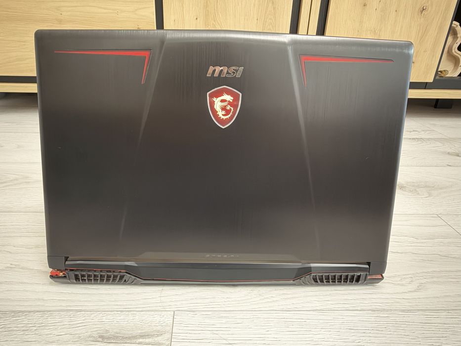 Laptop Gamingowy MSI GP63 Leopard 8RD