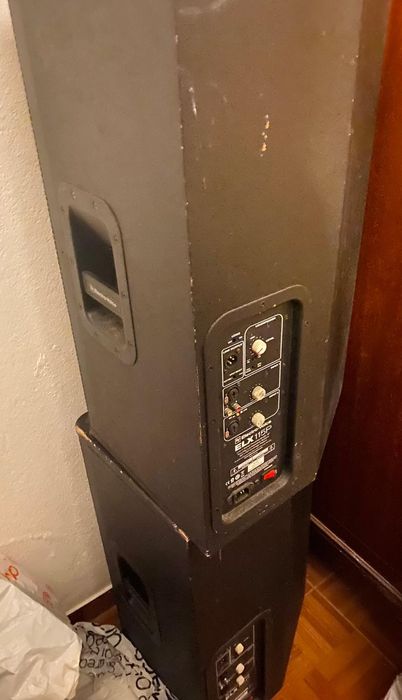 Par de Colunas ativas Electro-Voice ELX115P 15" 1000W