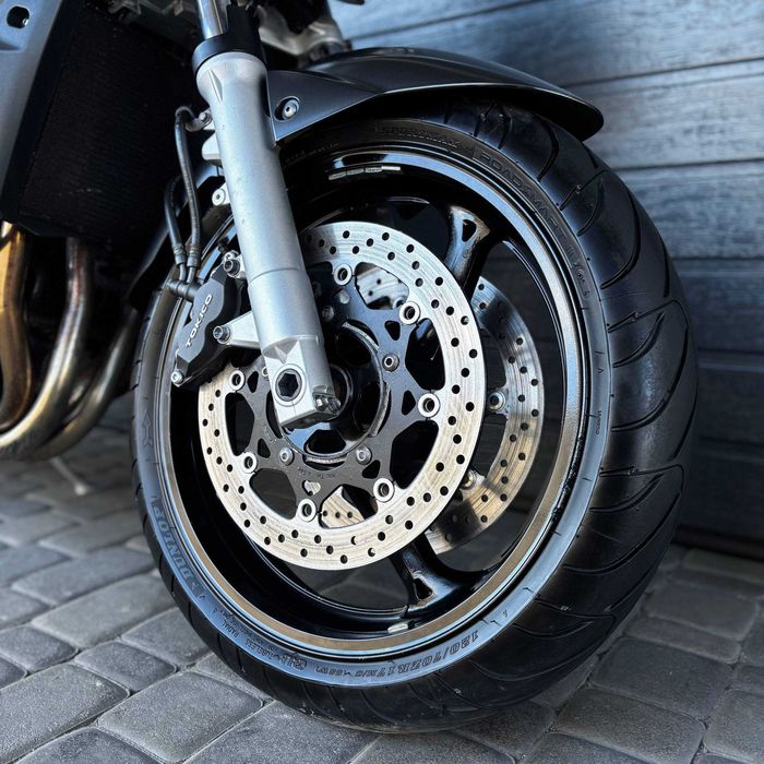 Продам мотоцикл Suzuki GSR 600 (0304)