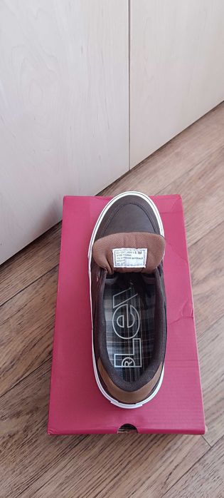 Кеди Levi's нові