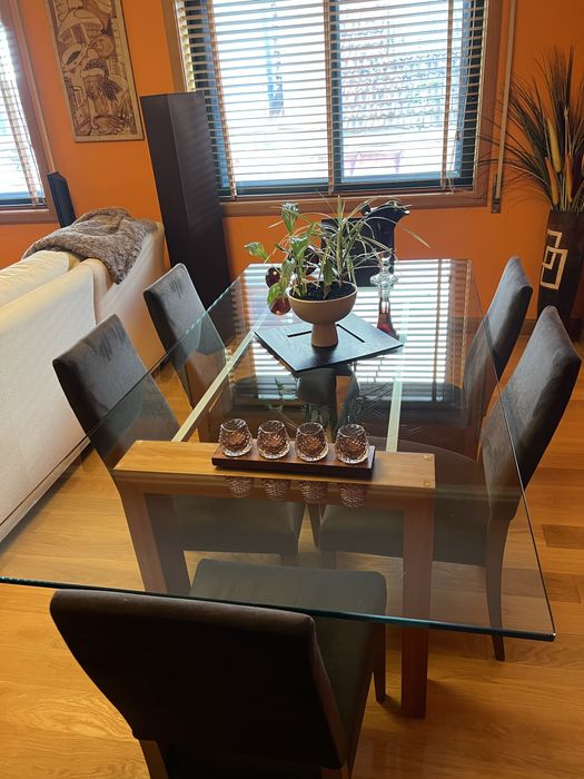 Mesa de jantar em vidro