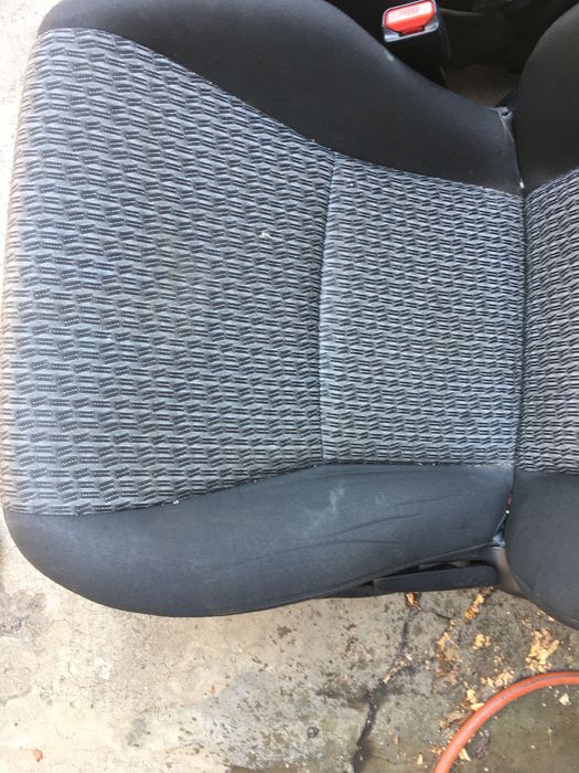 Fotele kanapa Toyota Yaris III Europa