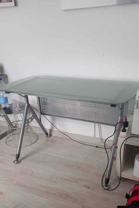 Office secretary64343217857026120