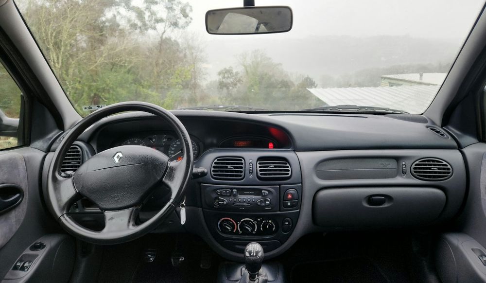 Renault Megane 1.4 RXE A/C 1 dono