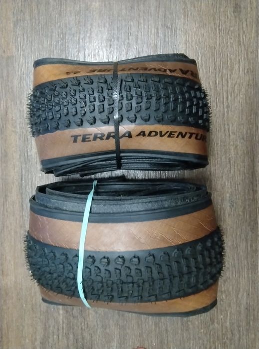 Opony gravelowe Continental, Pirelli