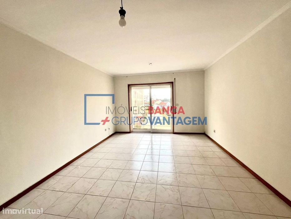 Apartamento T2 C/Varanda - Gondomar