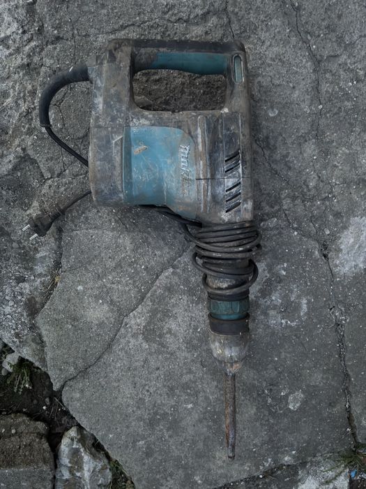 Młot udarowy MAKITA HM1101C