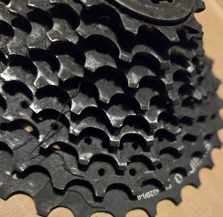 Zestaw SHIMANO kaseta 9 biegów CS-HG200-9 + łańcuch CN-HG53