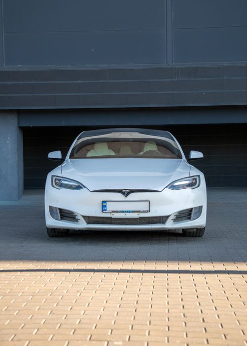 Продам Tesla Model S