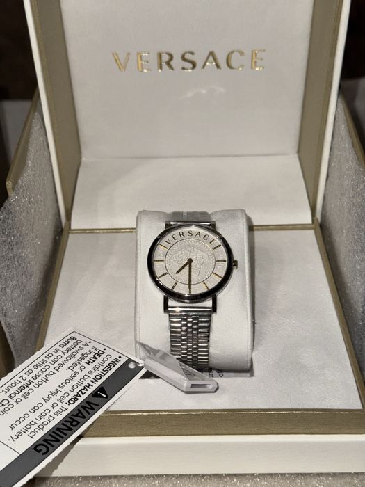 Zegarek damski Versace Essential VEK400521