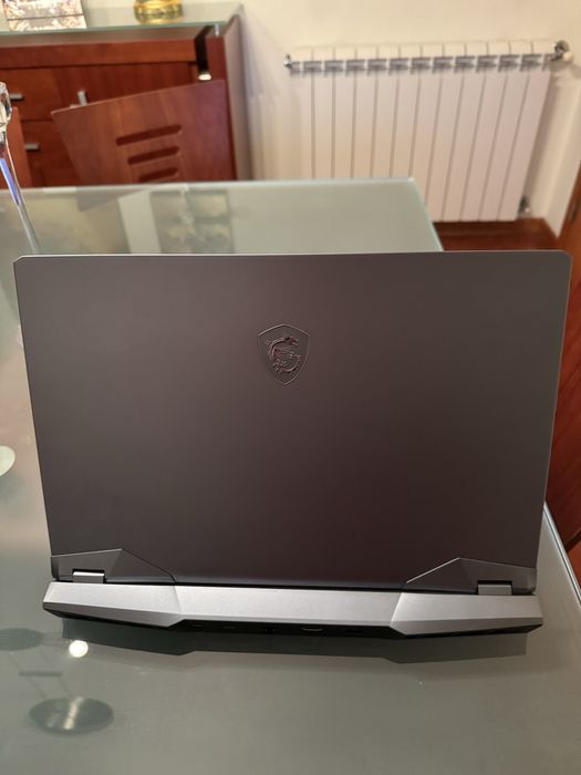Portátil MSI GE66 raider 10sf