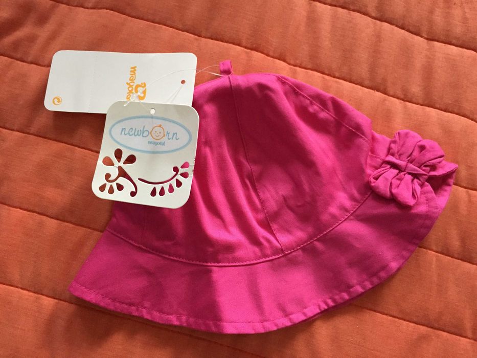2 Chapéus Bebé Mayoral 12 meses - NOVOS c/ etiqueta
