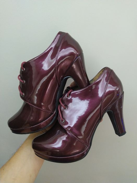 Skaloni półbuty czółenka buty damskie 37 wkładka 24