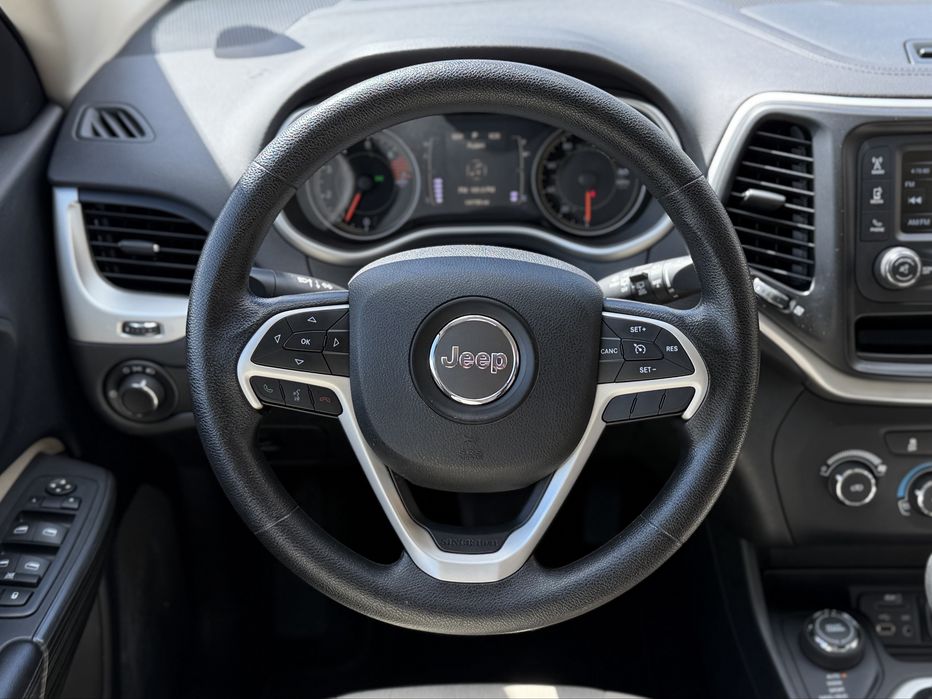 JEEP CHEROKEE 2016 року, 2.4 бензин, автомат, повний привід.