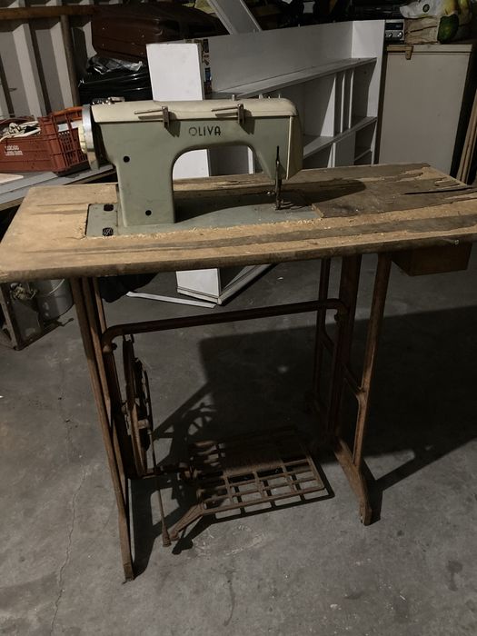 Maquina de costura OLIVA