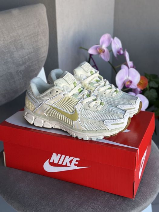 Жіночі кросівки Nike Zoom Vomero 5 / кросівки найк / жіночі кросівки
