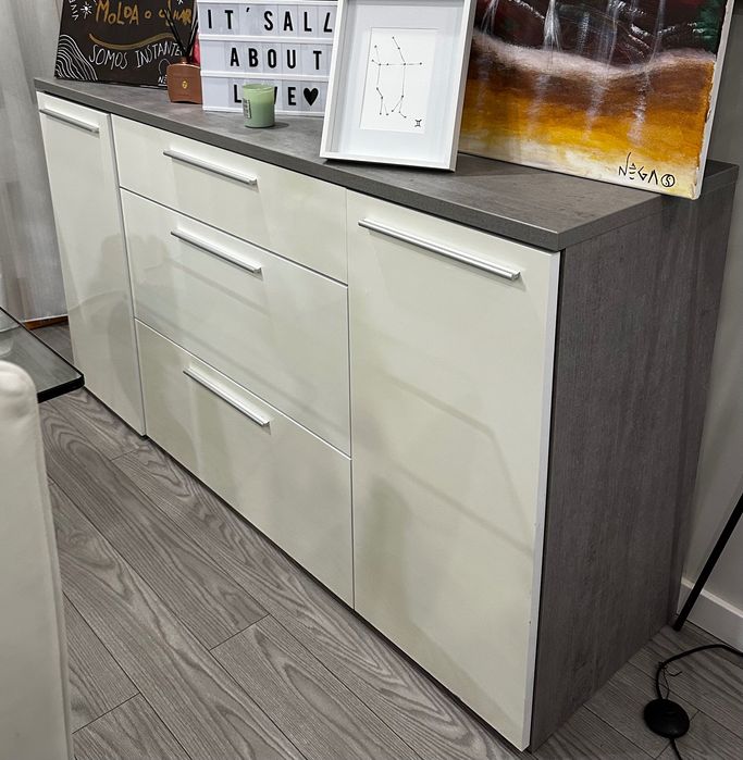 Móvel de sala e aparador