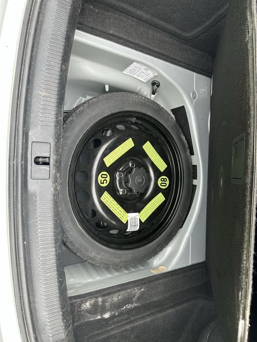 Ауді а4 б8 в гарному стані