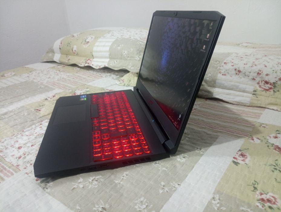 Portatil Gaming Acer Nitro 5 c/ Extras