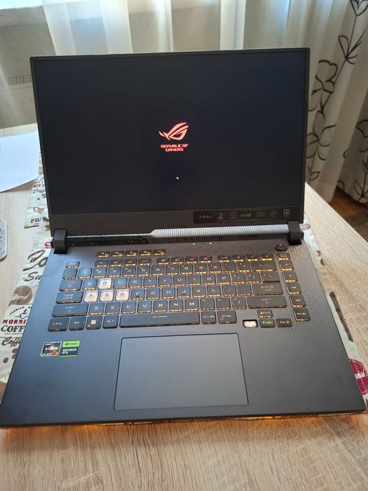 ASUS ROG Strix G15 G513RC R7-6800H GeForce RTX3050 na prezent zamienię