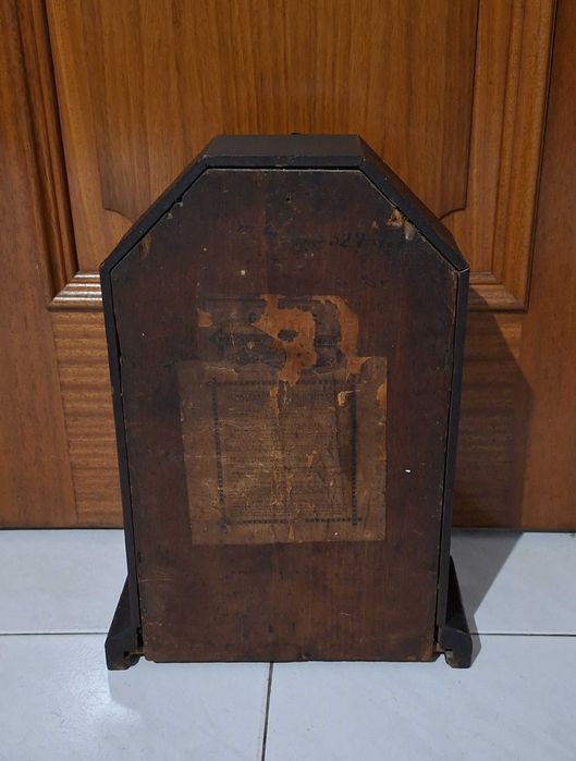 Relógio de Capela Waterbury - USA, a precisar de restauro