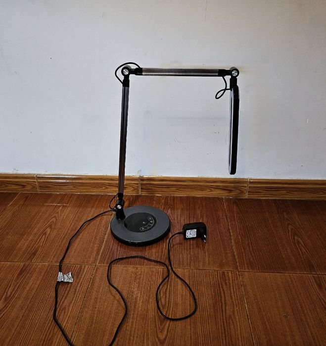 Vende-se Candeeiro de secretária Led
