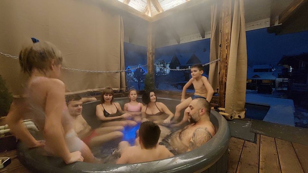 Відпочинок КАРПАТИ • Чан Джакузі Сауна Басейн • Котедж Екскурсія