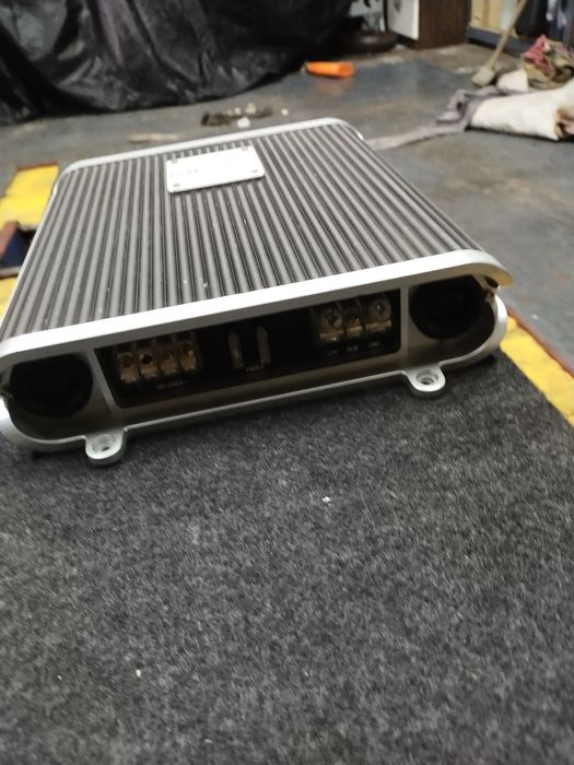 Subwoofer 2•głosnik JBL car audio