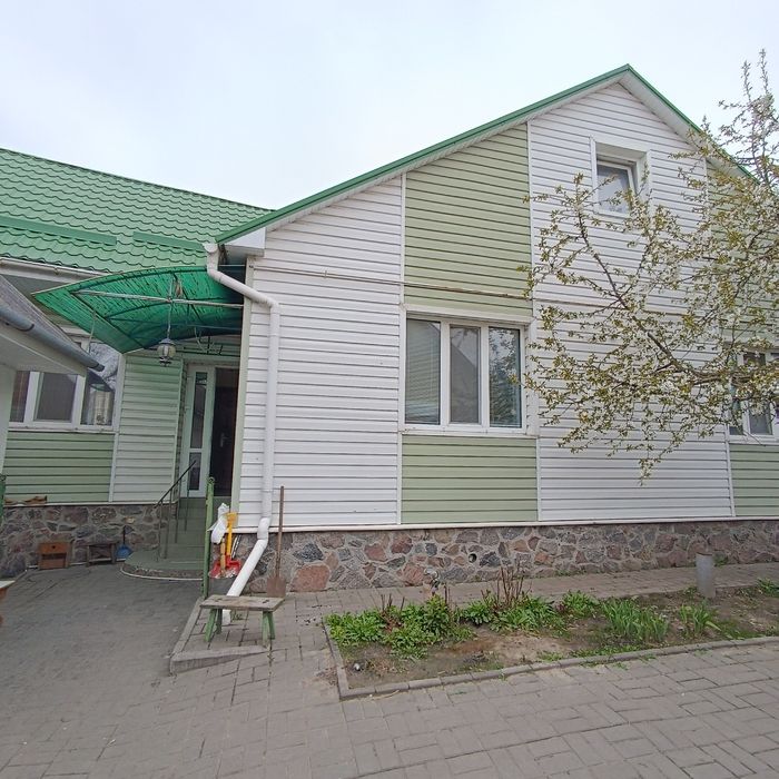 Продаж будинку з ремонтом в центрі