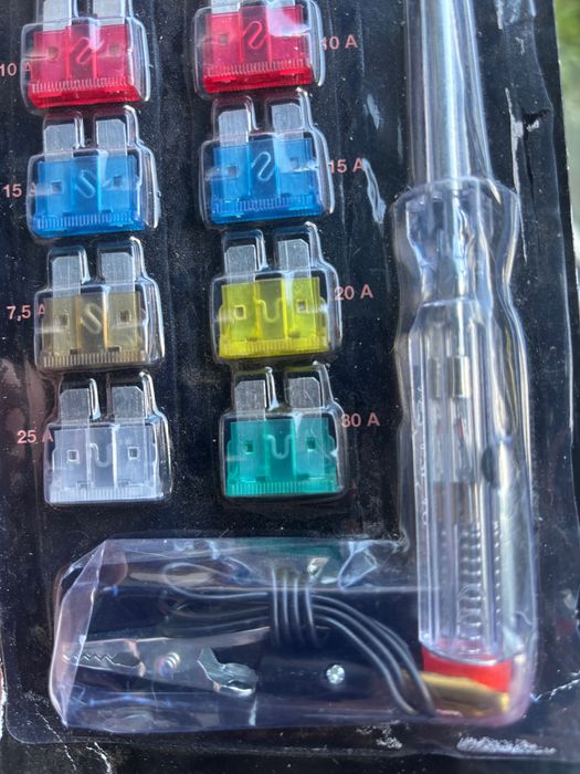 Викрутка індикатор з автомобільними запобіжниками комплект