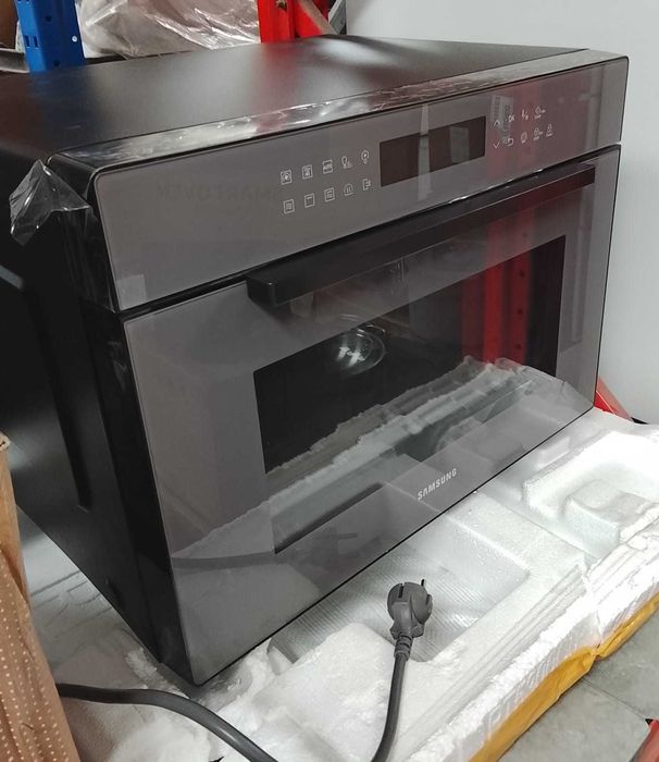 Forno de Micro-ondas com Convecção Samsung MW8000R