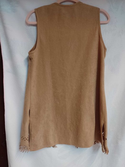 (38/40) (M/L) Beżowa kamizelka kowbojska z frędzlami