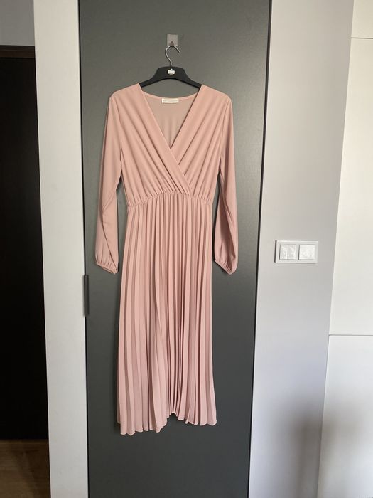 Elegancka sukienka pudrowy róż r. uniwersalny
