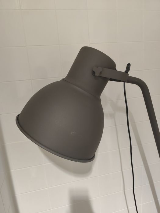 Candeeiro de Pé cinzento