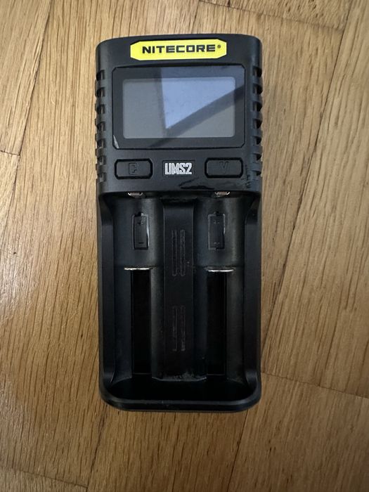 Зарядні пристрої Nitecore, Hama AA, AAA, 18650, li-ion, LiFePO4