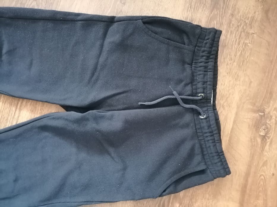 Chłopięce spodnie firmy Reserved rozm 146