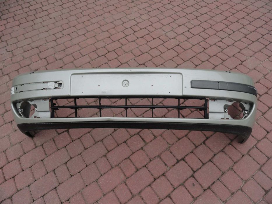 Renault Laguna Zderzak przód Xenon 01-05