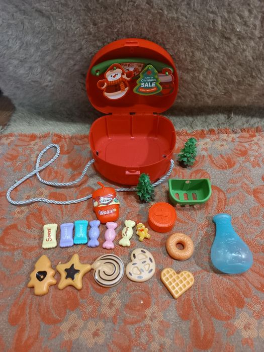 Кухня, холодильник, продукты, посуда+ сумка