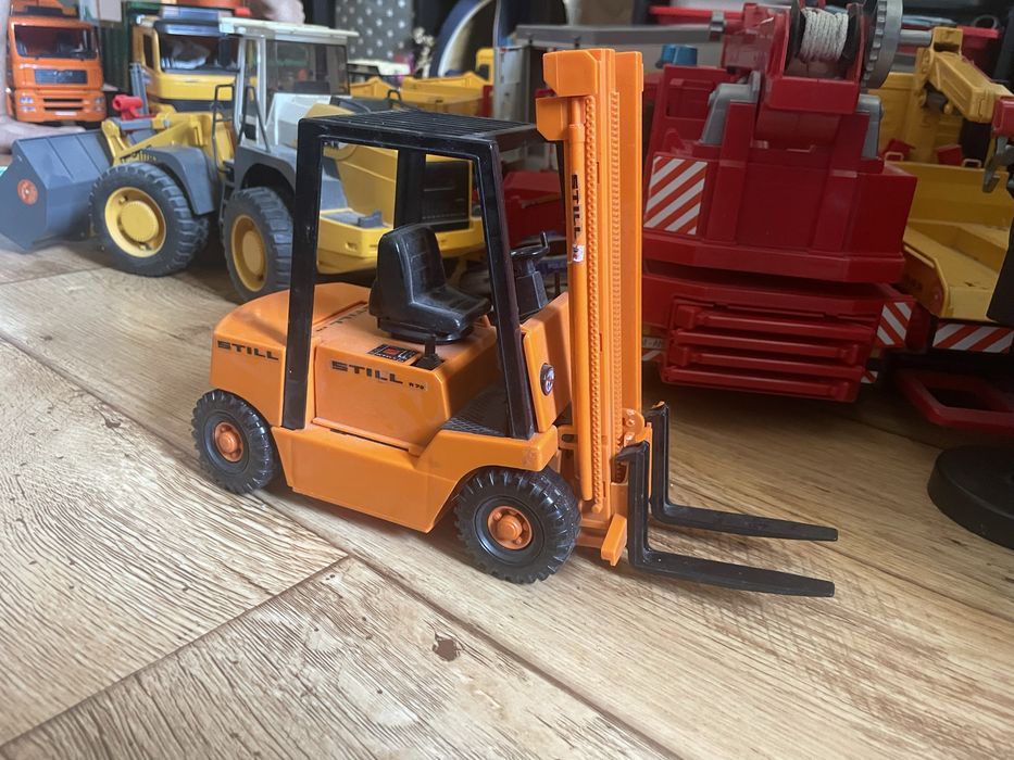 Wózek widłowy bruder sztaplarka