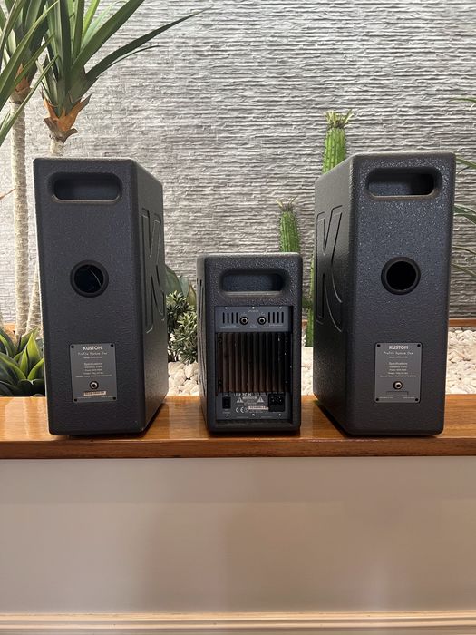 Excellent amplifier, rhythm box, and 2 footswitches64740937447169123