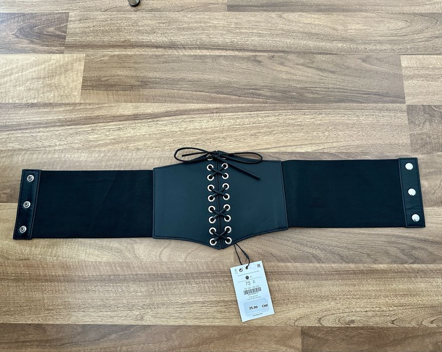 Piekny nowy pasek Bershka